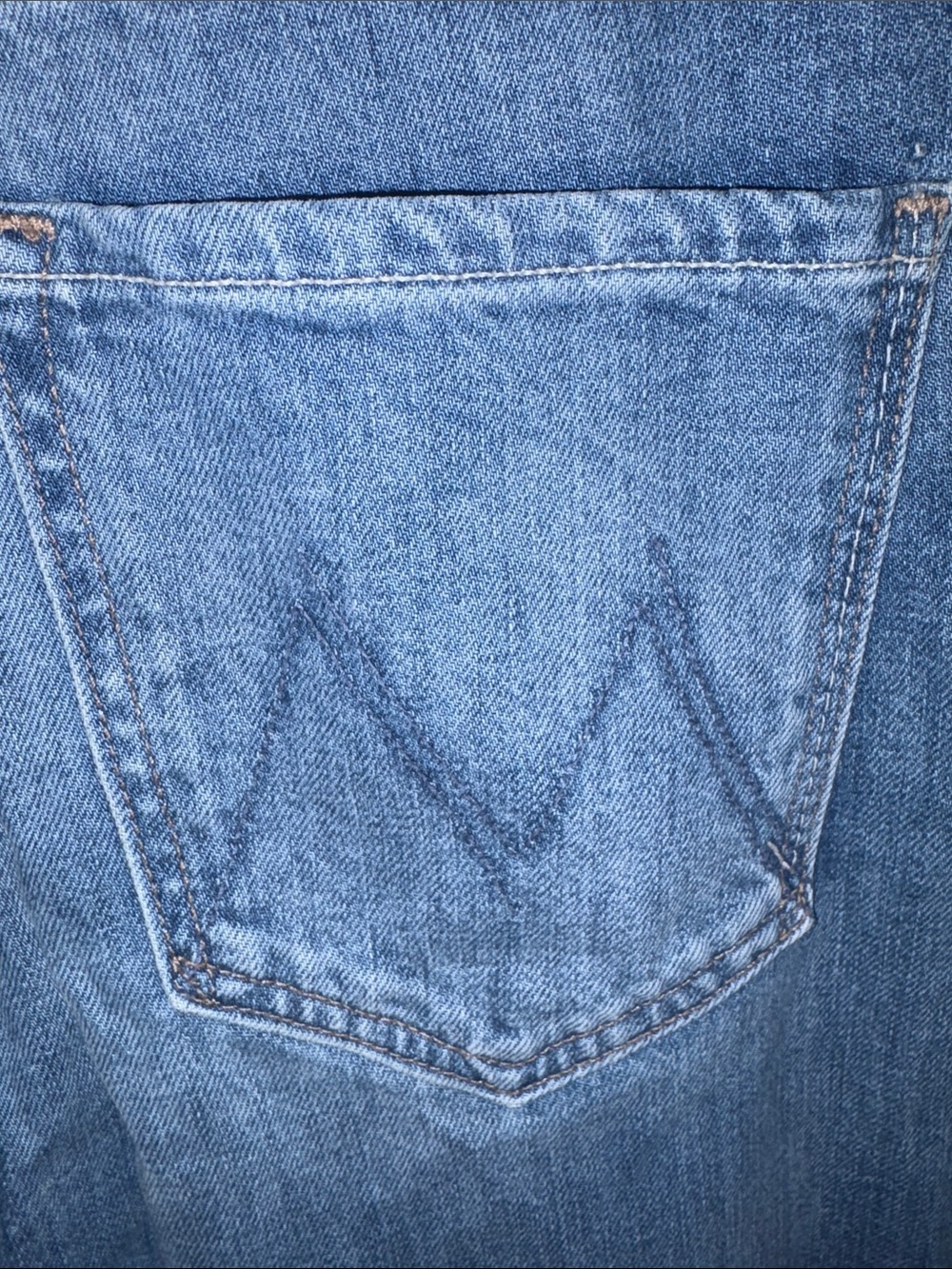 MOTHER Superior Women’s Faded Blue Relaxed Jeans - Picture 7 of 7